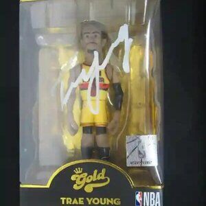 Trae Young signed Funko Gold NBA Trae Young Atlanta Hawks w/COA